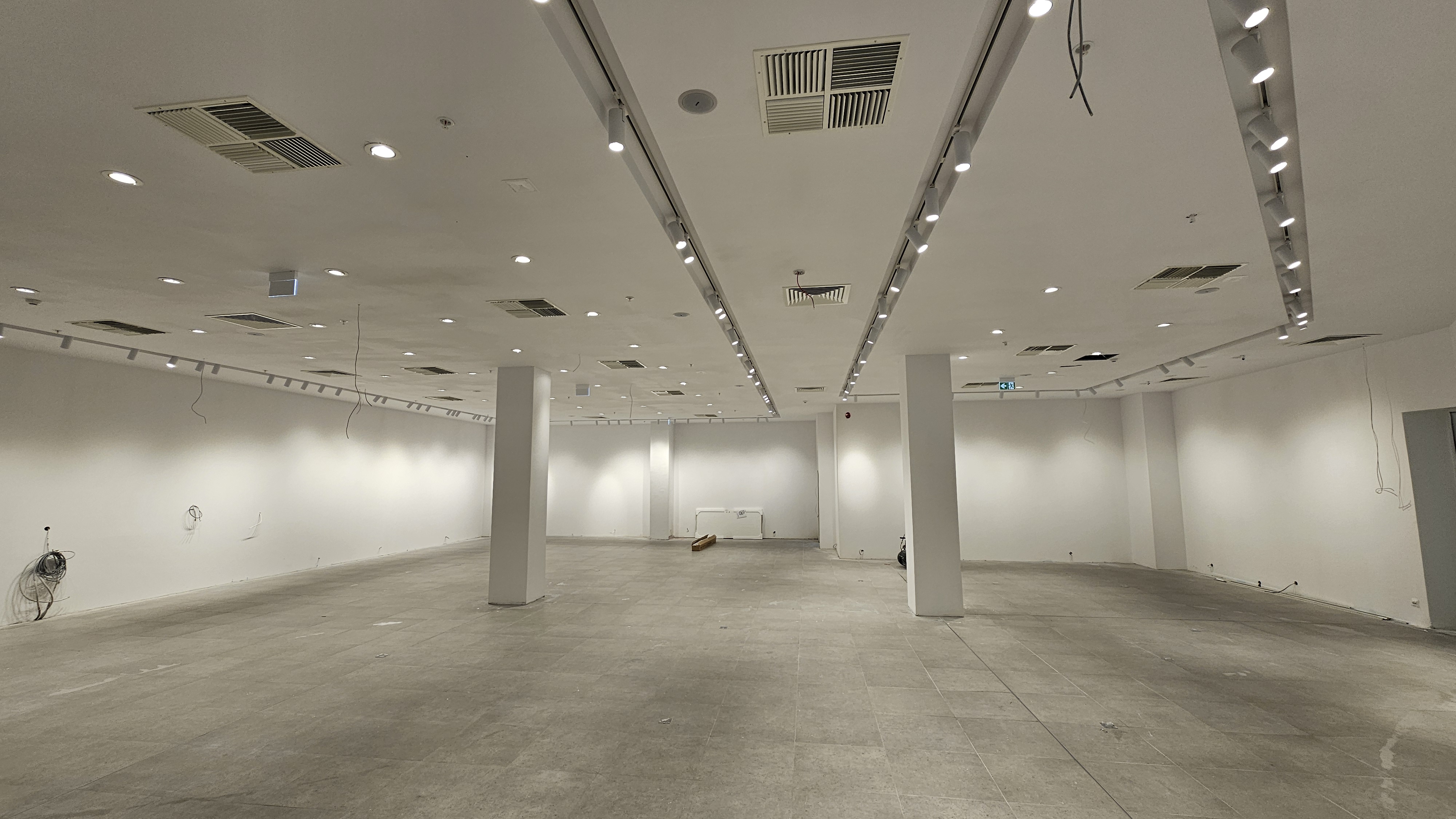 Douglas Sky City - Снимка 3