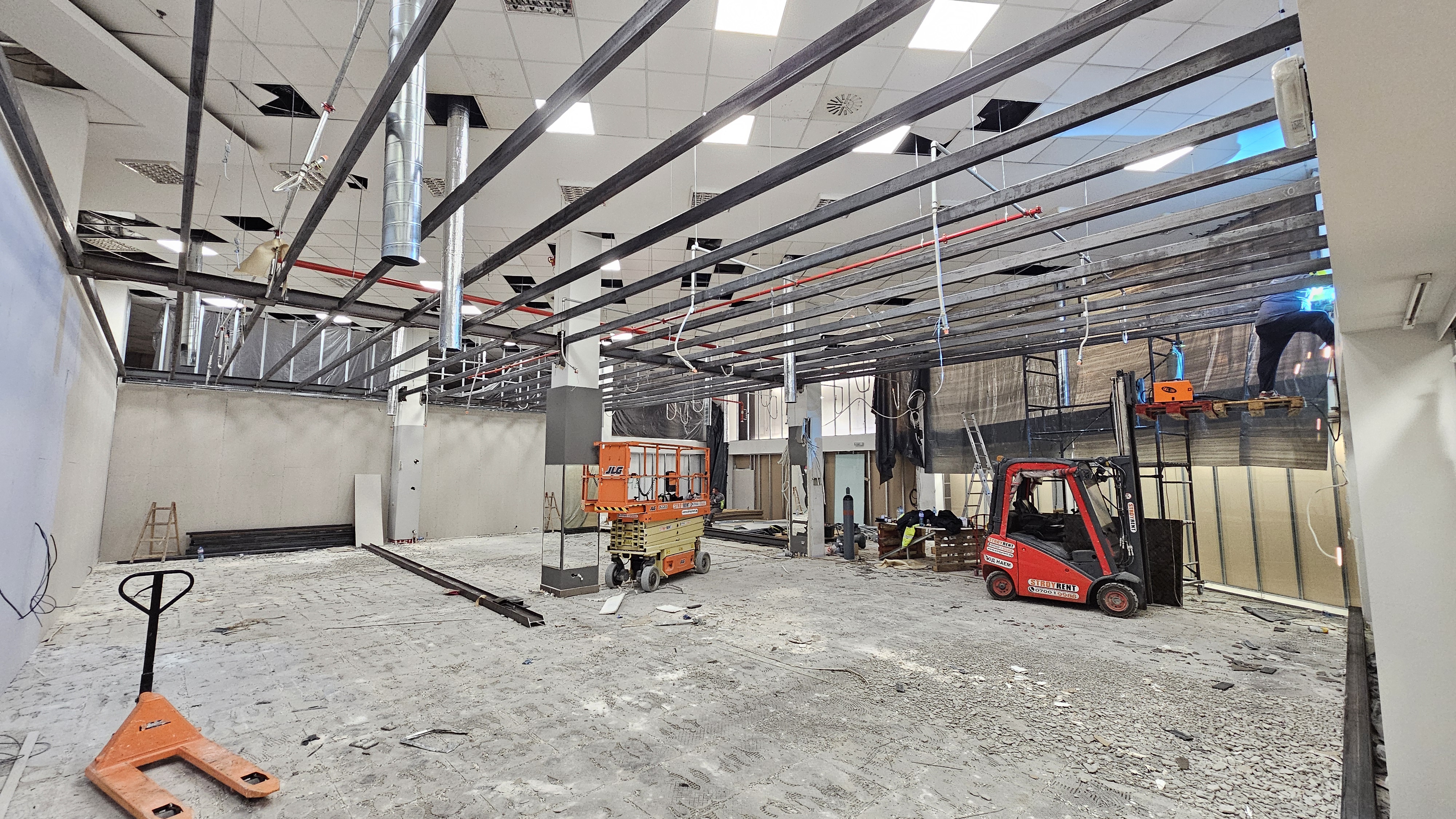 Douglas Sky City - Снимка 8